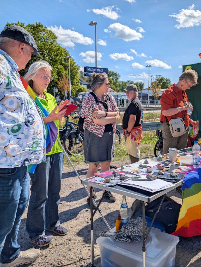 1. Odenwälder CSD in Michelstadt Infostand von Odenwald gegen Rechts