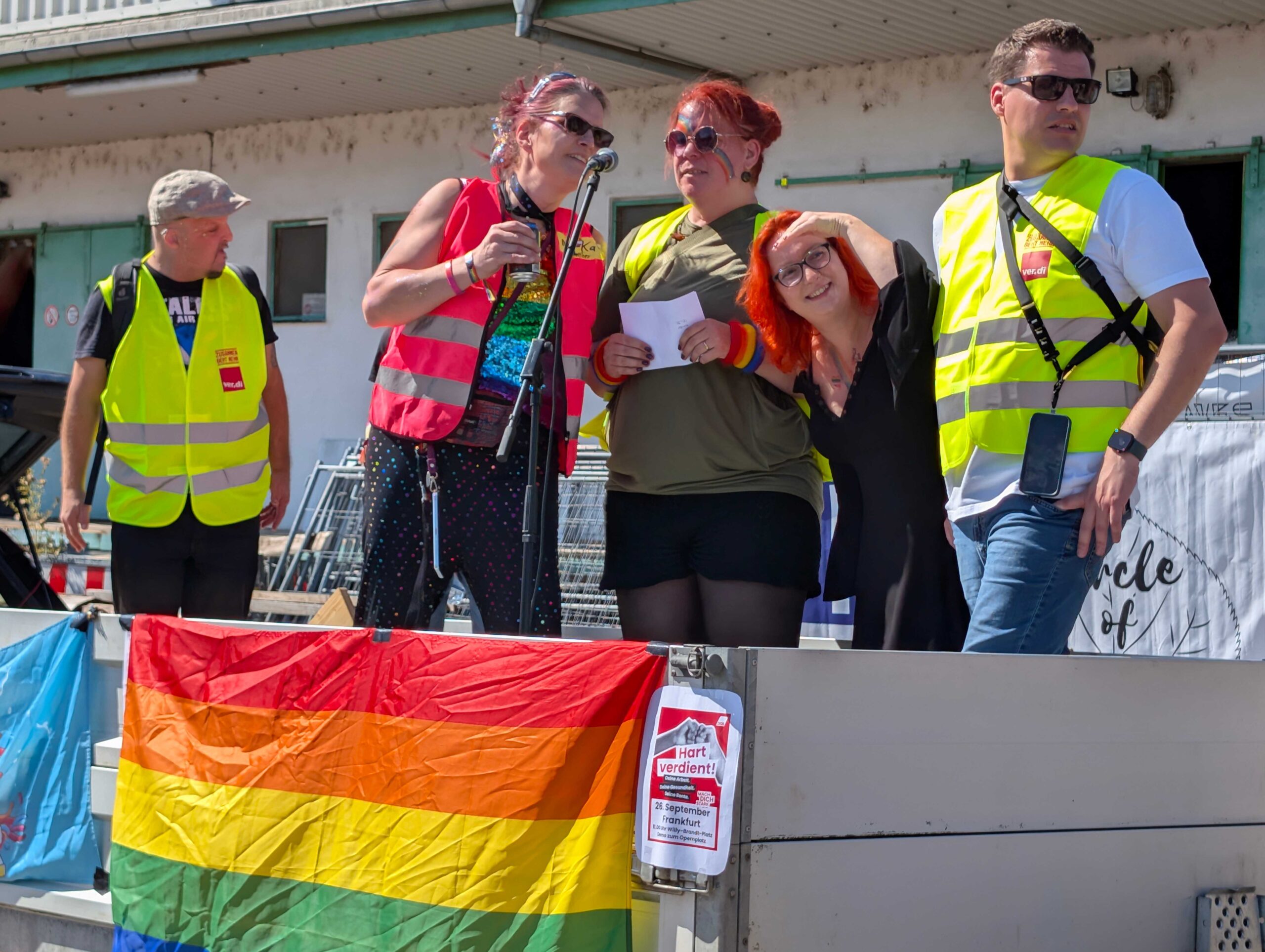 1. Odenwälder CSD in Michelstadt Organisationsteam des CSD berüßt die Anwesenden